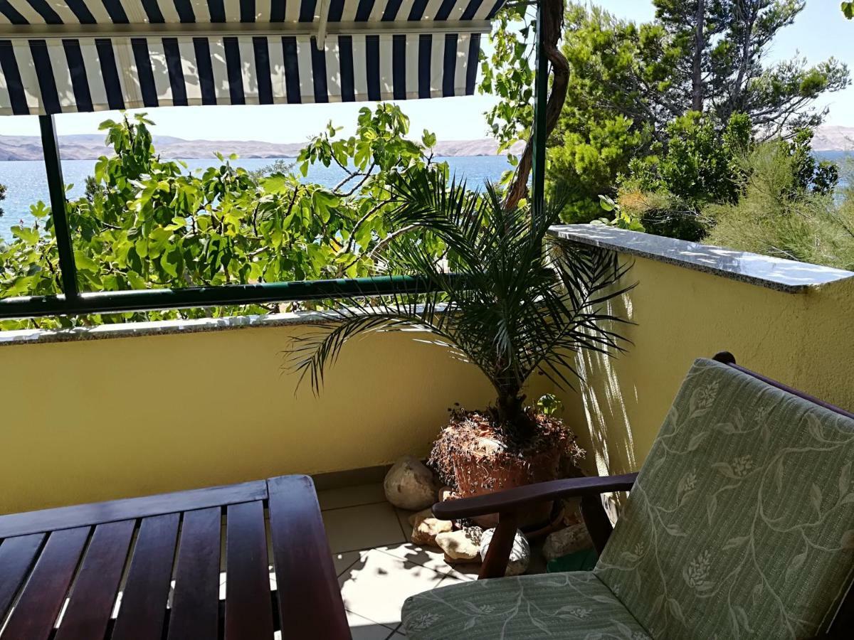 Apartment Matea - 20M From The Beach Cesarica Exterior foto
